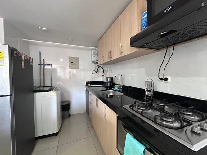 Apartamento de 2 alcobas en arriendo en El Poblado, Medellín, 50 m² · foto 4 de 13