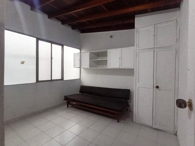 Apartamento de 6 alcobas en venta en Laureles, Medellín, 140 m² · foto 8 de 20