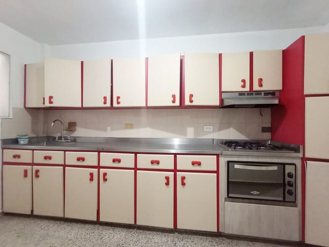 Apartamento de 6 alcobas en venta en Laureles, Medellín, 140 m² · foto 9 de 20