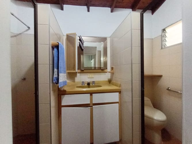 Apartamento de 6 alcobas en venta en Laureles, Medellín, 140 m² · foto 3 de 20
