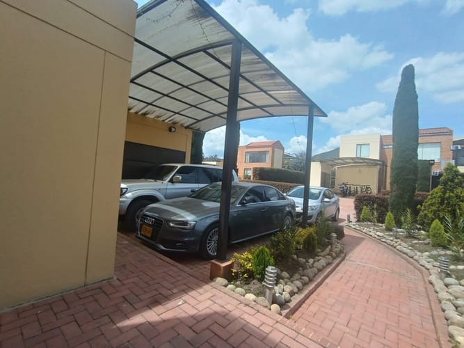 Casa de 3 alcobas en arriendo en Cota, 299 m² · foto 15 de 24