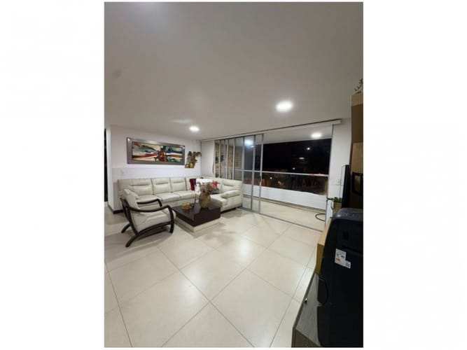 Apartamento de 3 alcobas en venta en Loma De Las Brujas, Envigado, 122 m² · foto 2 de 17