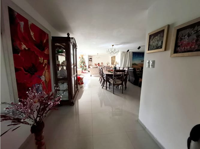 Apartamento de 4 alcobas en venta en Granada, Cali, 214 m² · foto 8 de 24