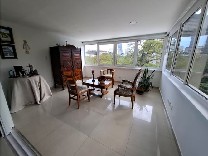 Apartamento de 4 alcobas en venta en Granada, Cali, 214 m² · foto 10 de 24