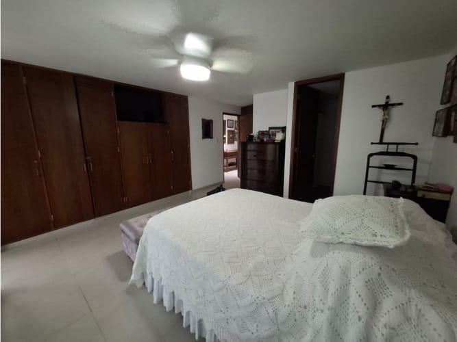 Apartamento de 4 alcobas en venta en Granada, Cali, 214 m² · foto 12 de 24