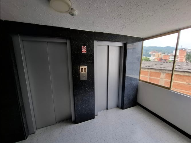 Apartamento de 4 alcobas en venta en Granada, Cali, 214 m² · foto 22 de 24