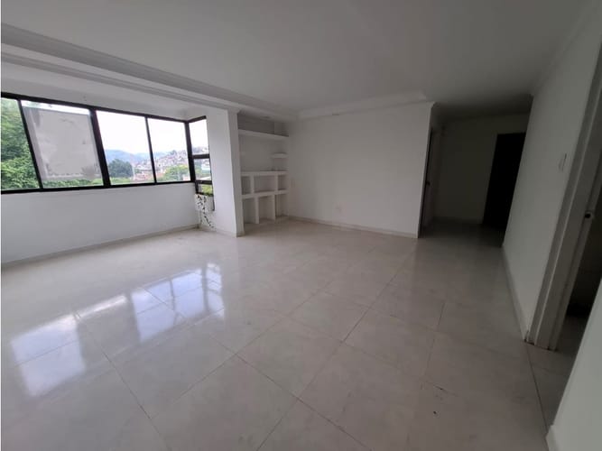 Apartamento en venta en Santa Isabel, Cali · foto 2 de 15