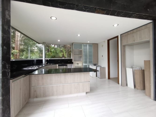 Casa de 5 alcobas en venta en Loma Del Escobero, Envigado, 400 m² · foto 9 de 19