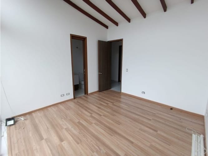 Casa de 5 alcobas en venta en Loma Del Escobero, Envigado, 400 m² · foto 17 de 19