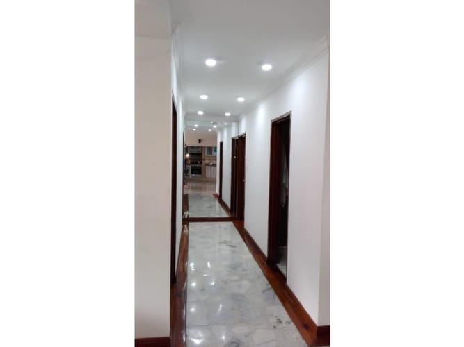 Apartamento de 4 alcobas en venta en Versalles, Cali, 179 m² · foto 8 de 11