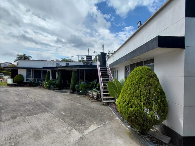Casa de 4 alcobas en venta en Pueblito Cafetero, Pereira, 477 m² · foto 4 de 24