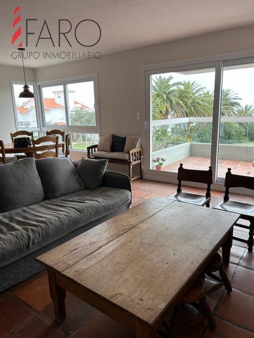 Apartamento en Venta en Península con vista al Mar.