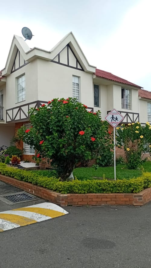 Casa de 3 alcobas en venta en Avenida Centenario, Armenia, 109 m² · foto 4 de 4