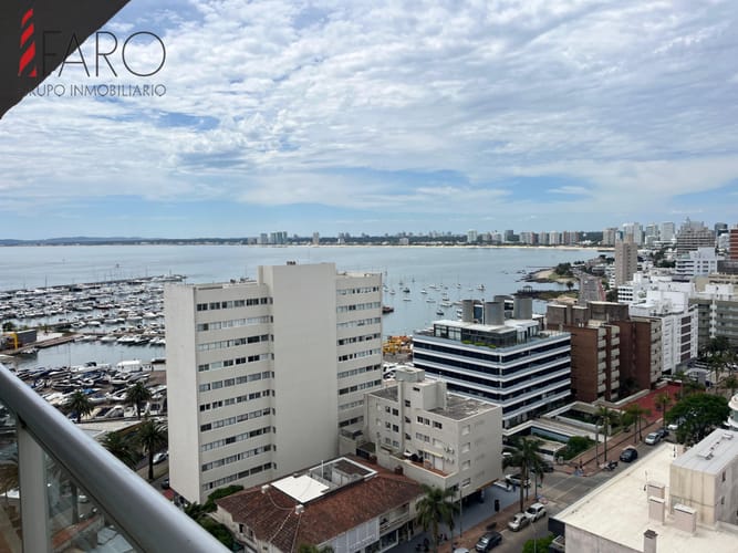 Apartamento en venta en Península, piso alto.