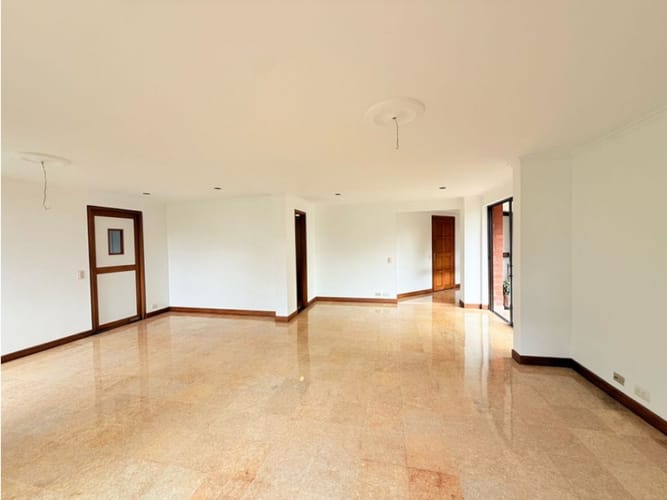 Apartamento de 3 alcobas en venta en El Poblado, Medellín, 160 m² · foto 3 de 12