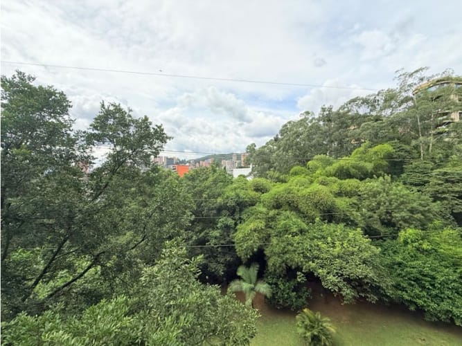 Apartamento de 3 alcobas en venta en El Poblado, Medellín, 160 m² · foto 5 de 12