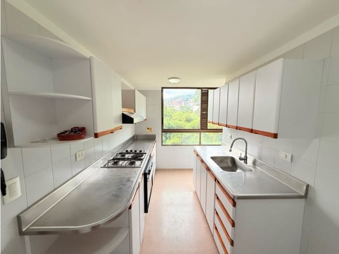 Apartamento de 3 alcobas en venta en El Poblado, Medellín, 160 m² · foto 6 de 12