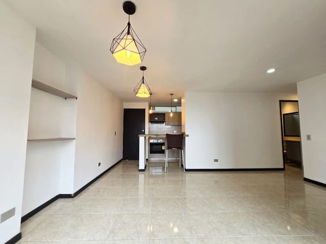 Apartamento de 3 alcobas en arriendo en Belén, Medellín, 90 m² · foto 2 de 19