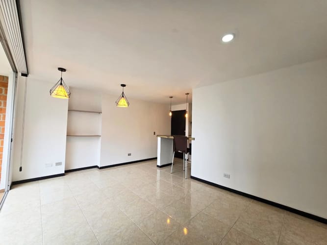 Apartamento de 3 alcobas en arriendo en Belén, Medellín, 90 m² · foto 3 de 19