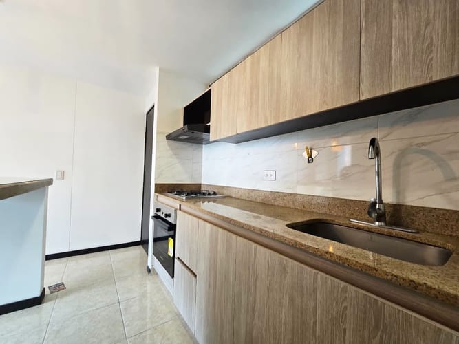 Apartamento de 3 alcobas en arriendo en Belén, Medellín, 90 m² · foto 7 de 19