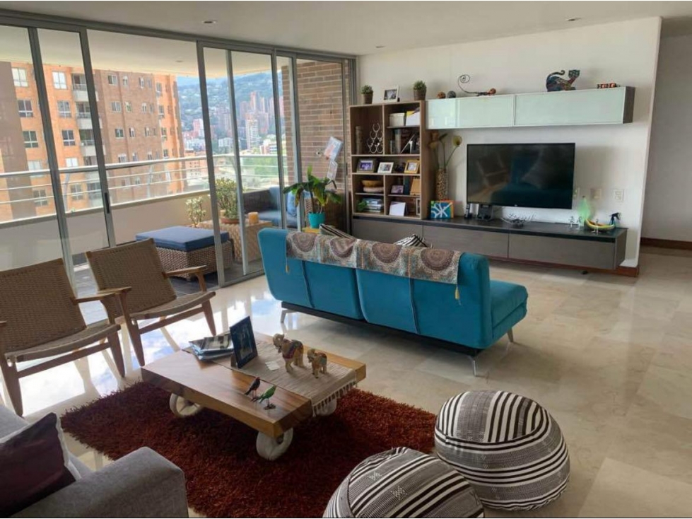 Apartamento en arriendo en Loma De Los Gonzalez, Medellín · foto 2 de 13