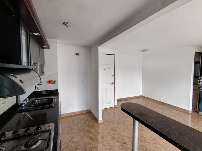 Apartamento de 3 alcobas en arriendo en Rodeo Alto, Medellín, 65 m² · foto 3 de 21