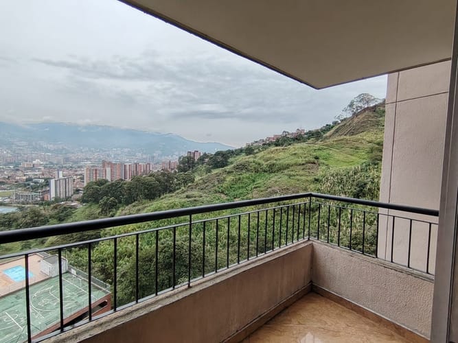Apartamento de 3 alcobas en arriendo en Rodeo Alto, Medellín, 65 m² · foto 8 de 21