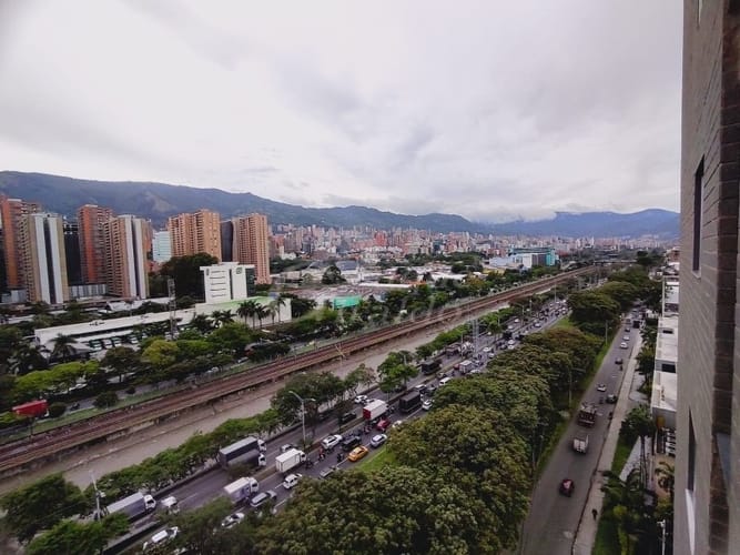 Apartamento de 3 alcobas en arriendo en El Poblado, Medellín, 72 m² · foto 20 de 22