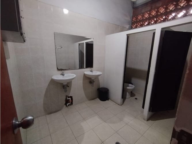 Edificio en venta en Tequendama, Cali, 1400 m² · foto 21 de 24