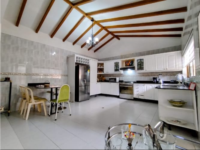 Casa de 6 alcobas en venta en El Bosque, Cali, 360 m² · foto 4 de 20