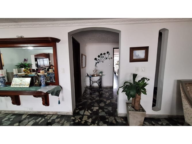 Casa de 6 alcobas en venta en El Bosque, Cali, 360 m² · foto 16 de 20