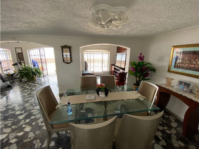 Casa de 6 alcobas en venta en El Bosque, Cali, 360 m² · foto 17 de 20