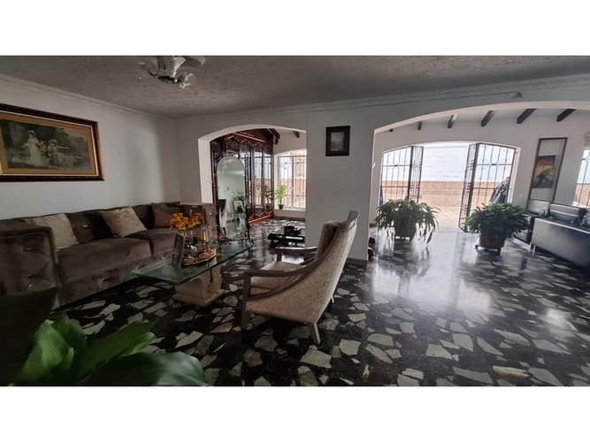 Casa de 6 alcobas en venta en El Bosque, Cali, 360 m² · foto 20 de 20