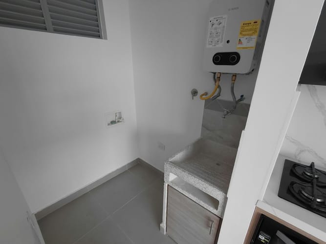 Apartamento de 2 alcobas en arriendo en Loma De San Jose, Sabaneta, 55 m² · foto 22 de 22