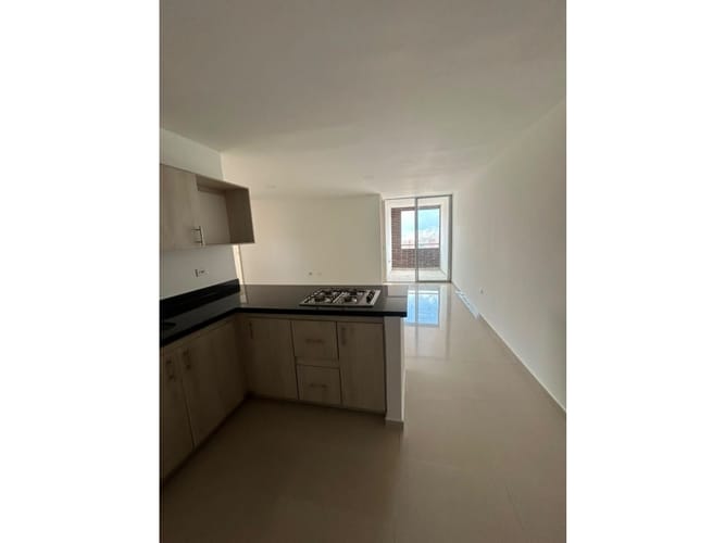 Apartamento de 3 alcobas en arriendo en Cabañitas, Medellín, 82 m² · foto 3 de 16