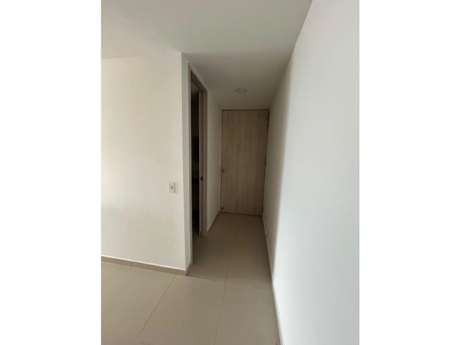 Apartamento de 3 alcobas en arriendo en Cabañitas, Medellín, 82 m² · foto 6 de 16
