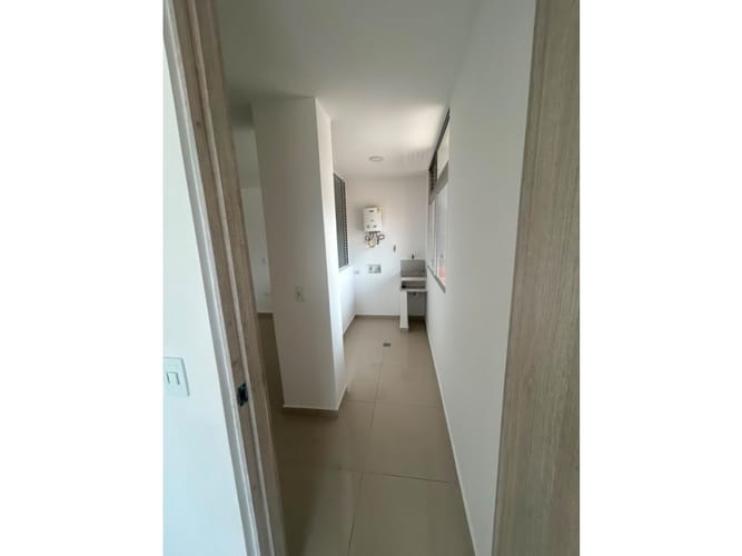 Apartamento de 3 alcobas en arriendo en Cabañitas, Medellín, 82 m² · foto 14 de 16