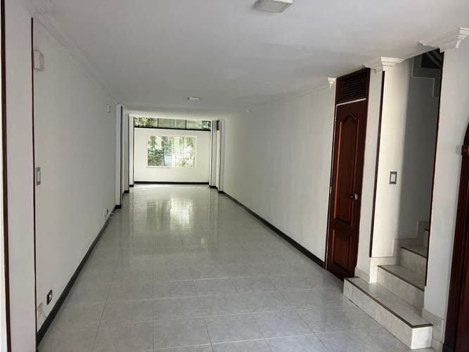 Casa de 4 alcobas en venta en El Limonar, Cali, 130 m² · foto 3 de 24