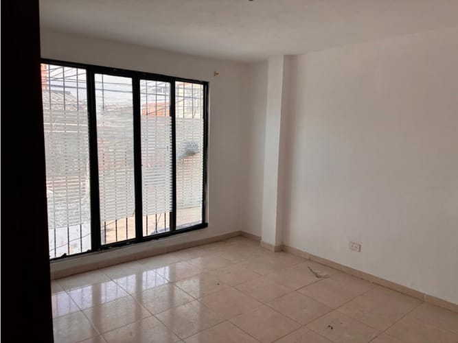 Casa de 4 alcobas en venta en Villa Del Lago, Cali, 95 m² · foto 3 de 8