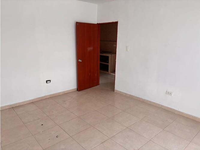 Casa de 4 alcobas en venta en Villa Del Lago, Cali, 95 m² · foto 4 de 8