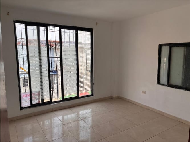 Casa de 4 alcobas en venta en Villa Del Lago, Cali, 95 m² · foto 5 de 8