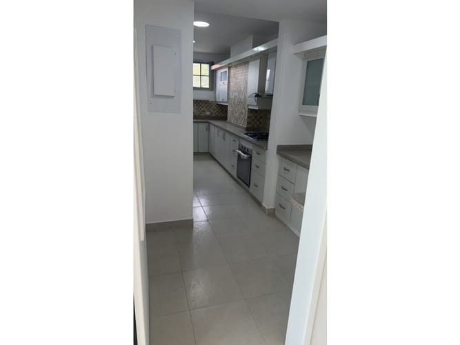 Apartamento de 3 alcobas en venta en Cali, 190 m² · foto 7 de 10