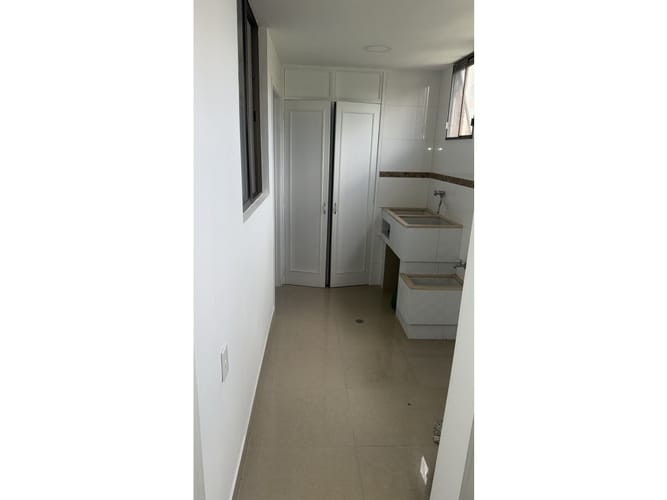 Apartamento de 3 alcobas en venta en Cali, 190 m² · foto 9 de 10