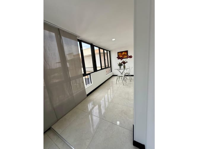 Apartamento en venta en La Hacienda, Cali · foto 2 de 24