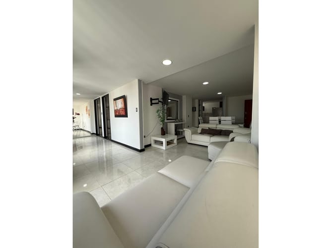 Apartamento en venta en La Hacienda, Cali · foto 4 de 24
