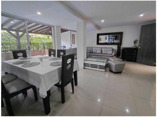 Casa de 4 alcobas en venta en San Vicente, Cali, 190 m² · foto 4 de 24