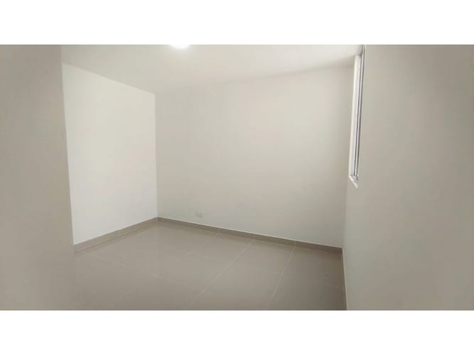 Apartamento de 3 alcobas en venta en Zona Industrial, Yumbo, 50 m² · foto 2 de 13