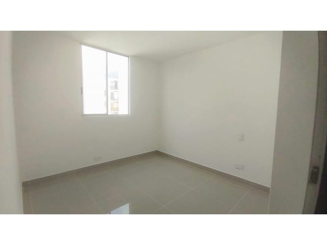 Apartamento de 3 alcobas en venta en Zona Industrial, Yumbo, 50 m² · foto 3 de 13