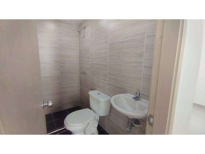 Apartamento de 3 alcobas en venta en Zona Industrial, Yumbo, 50 m² · foto 6 de 13