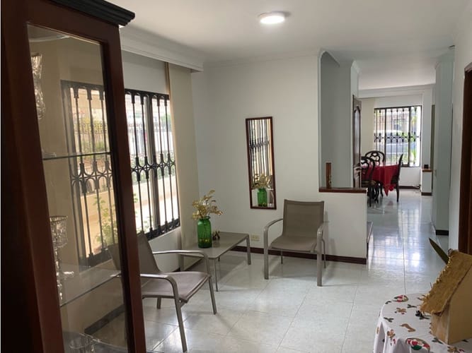 Casa de 8 alcobas en venta en Ciudad 2000, Cali, 360 m² · foto 5 de 24